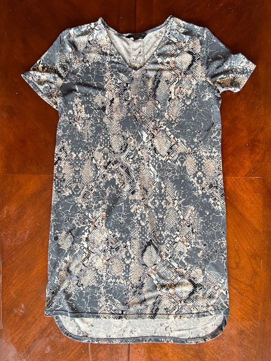 Christian Siriano Dresses & Skirts - Christian Siriano Mini Dress in Gray and Black/ blue snake Print